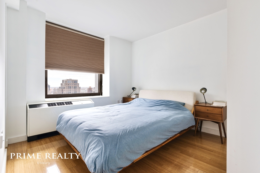 100 West 39th Street - Photo 2