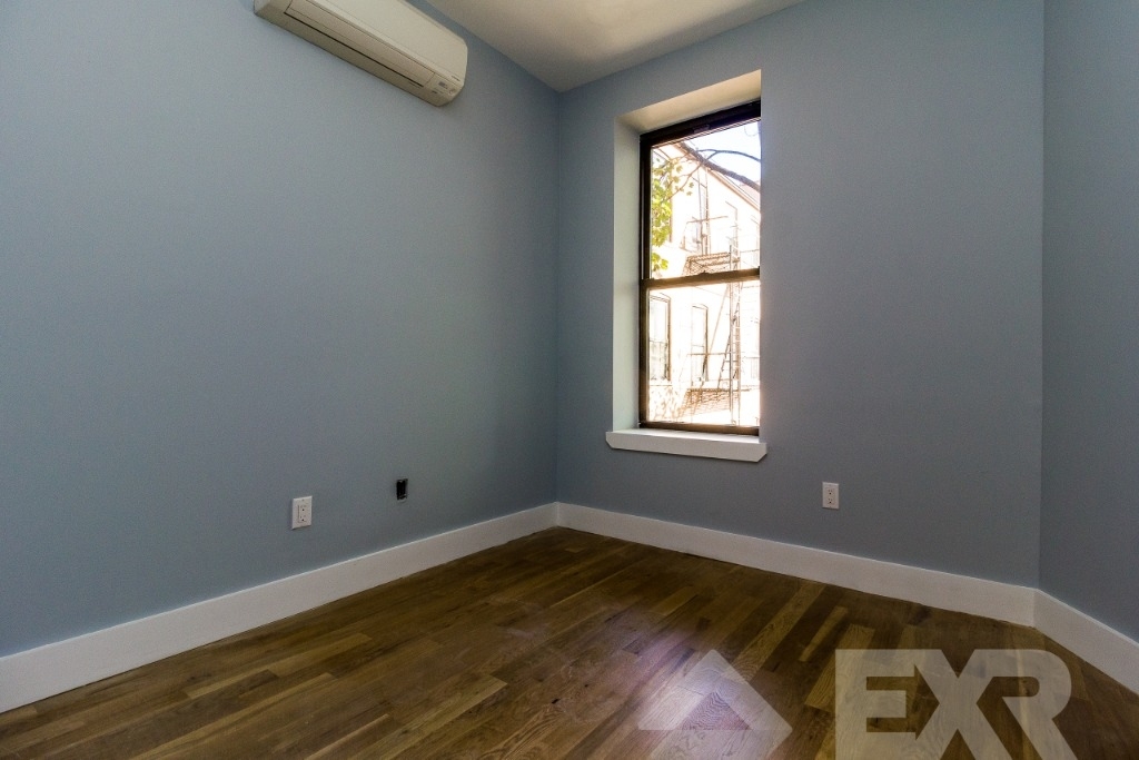 373 Howard Ave - Photo 5