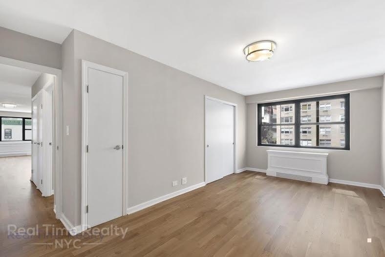 East 86th Street - Photo 2