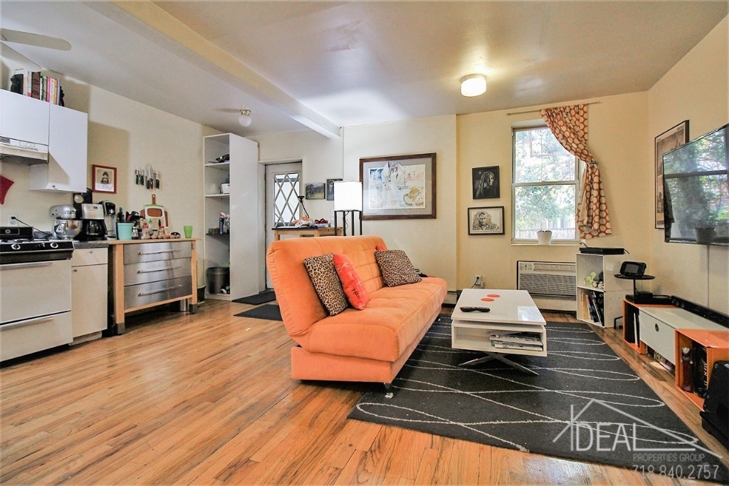 86 Bergen Street - Photo 0