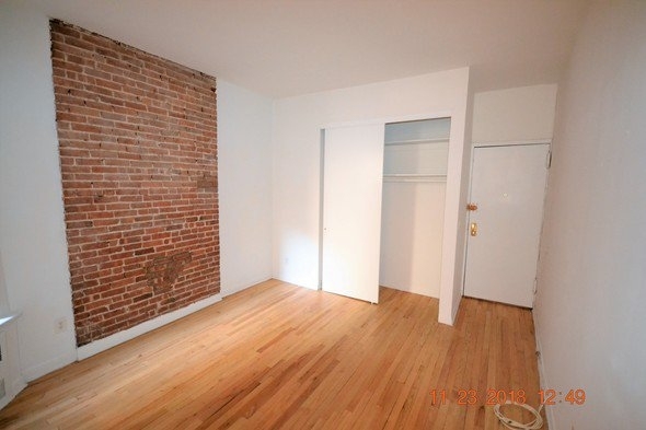 214 East 82nd Street - Photo 1