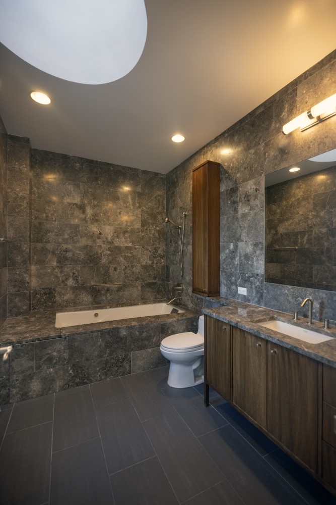East 59th Street - Photo 2