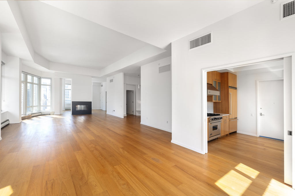 East 59th Street - Photo 5