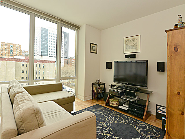 1510 Lexington Avenue - Photo 6