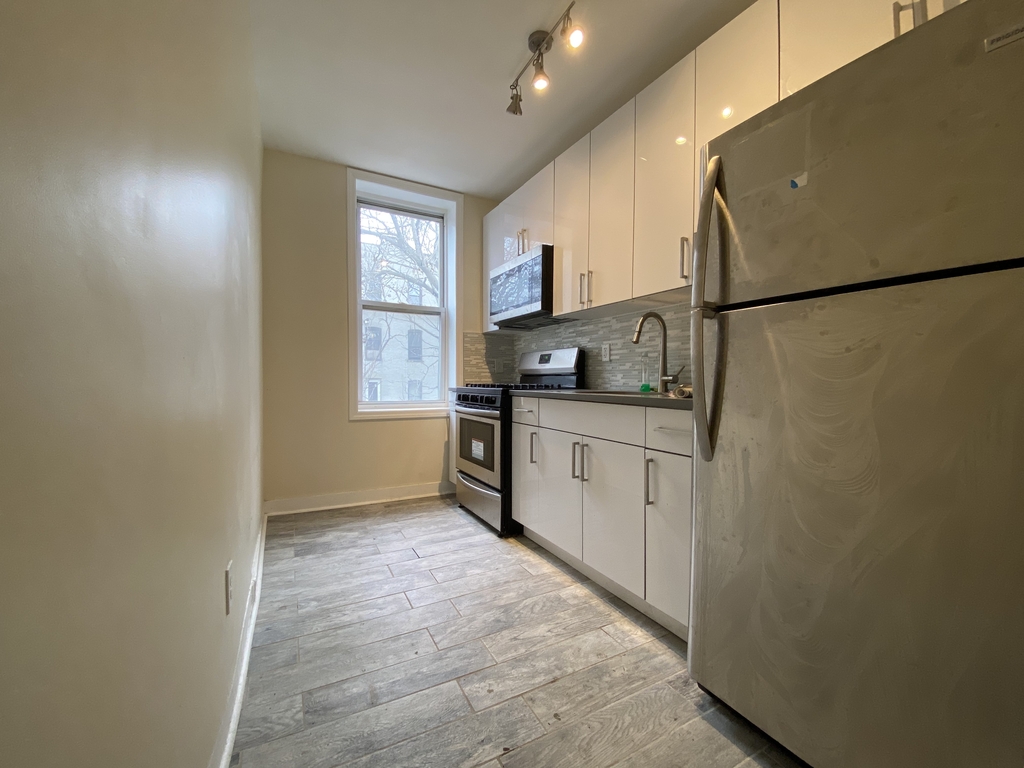 137 Kingston Avenue - Photo 8