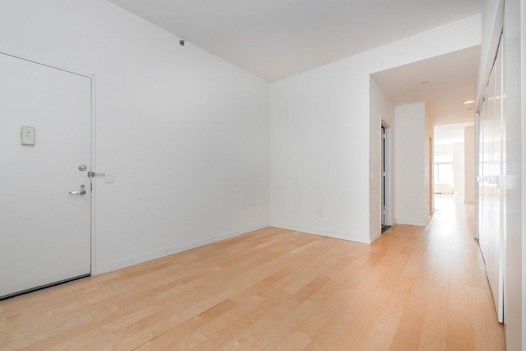 90 Washington Street, Apt. 8K - Photo 1