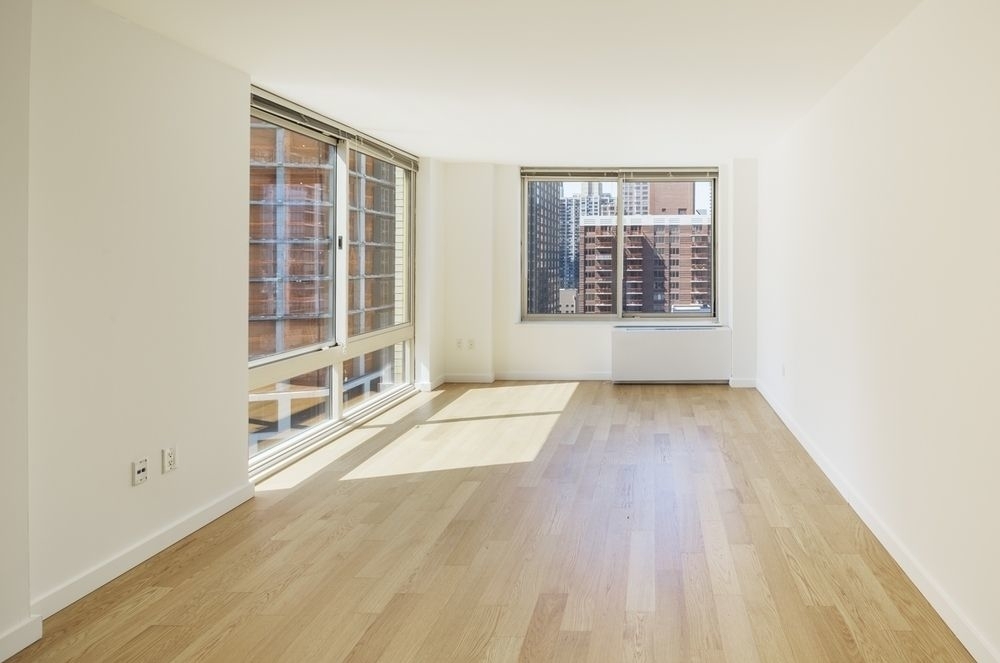 260 West 54th Street - Photo 7