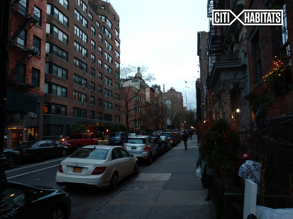 West 10th Street - Photo 15