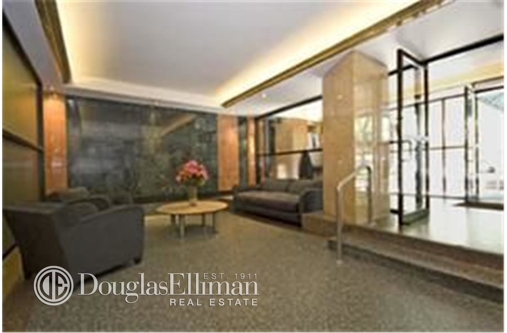 55 East 9th St - Photo 6