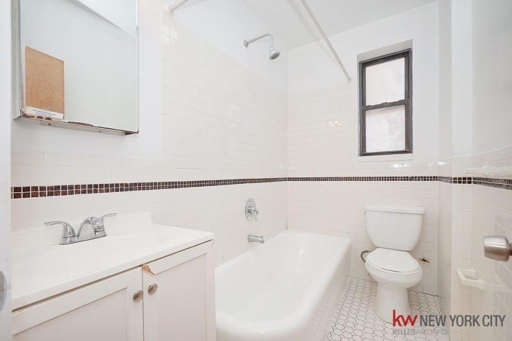 583 West 215 Street 9D - Photo 7