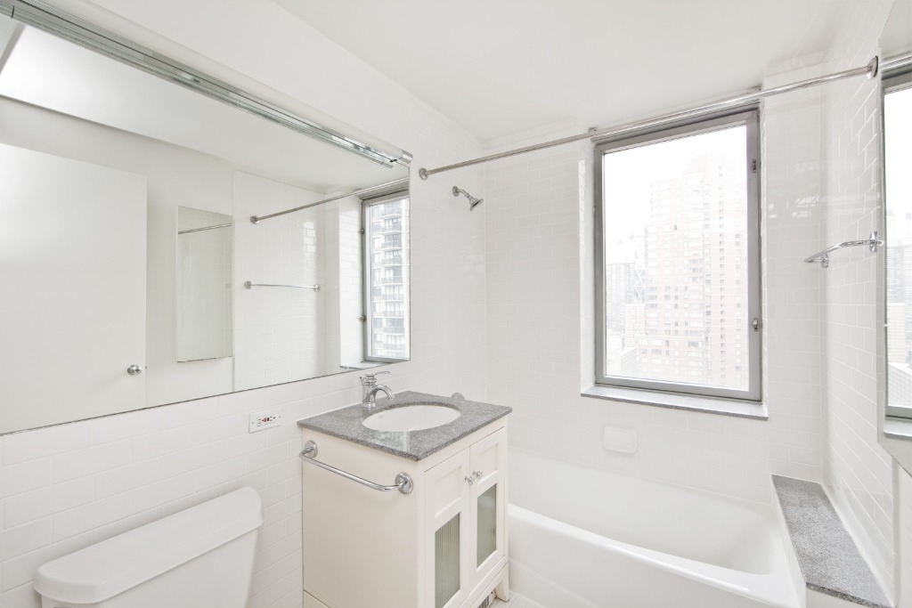 271 W 47 Street - Photo 3