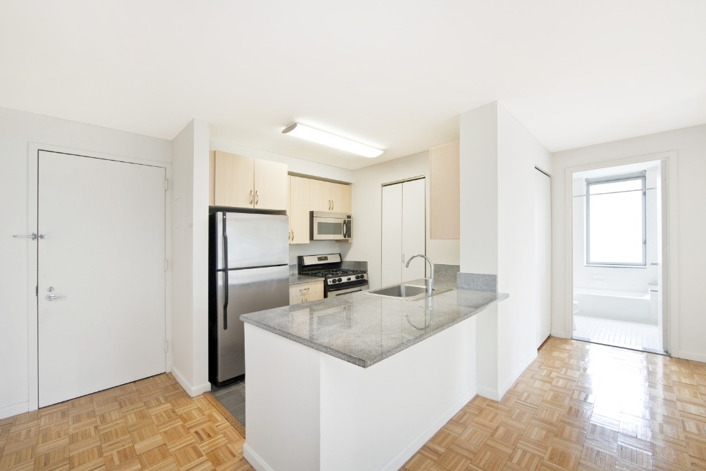 271 W 47 Street - Photo 0