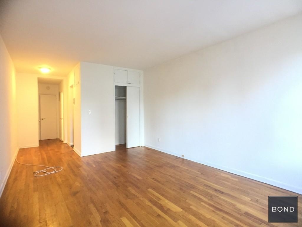 219 East 88 Street - Photo 3