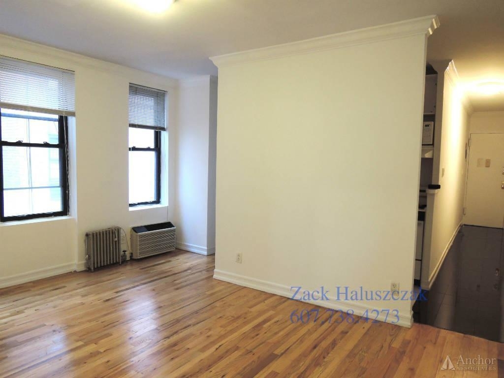 E 58th St. - Photo 1