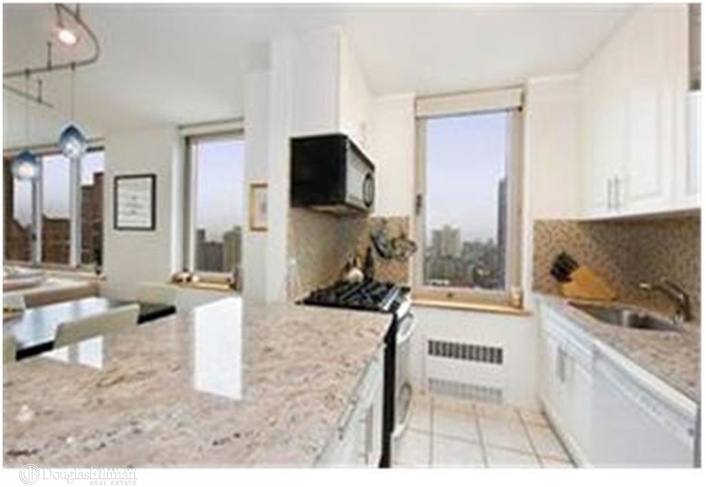 200 East 89th St - Photo 2