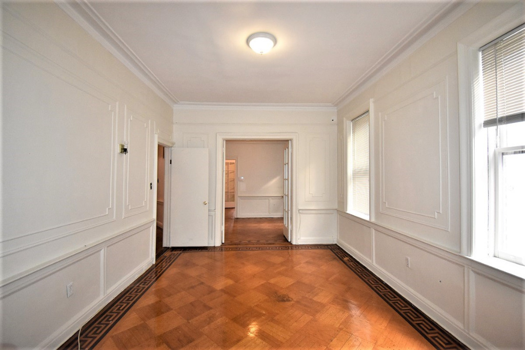 626 11th Street - Photo 2