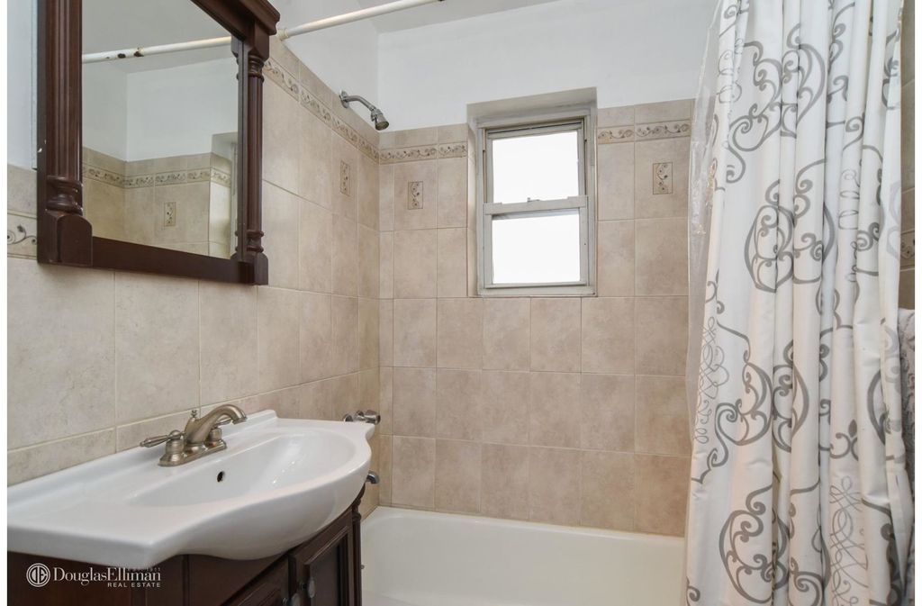 3240 Riverdale Avenue - Photo 5