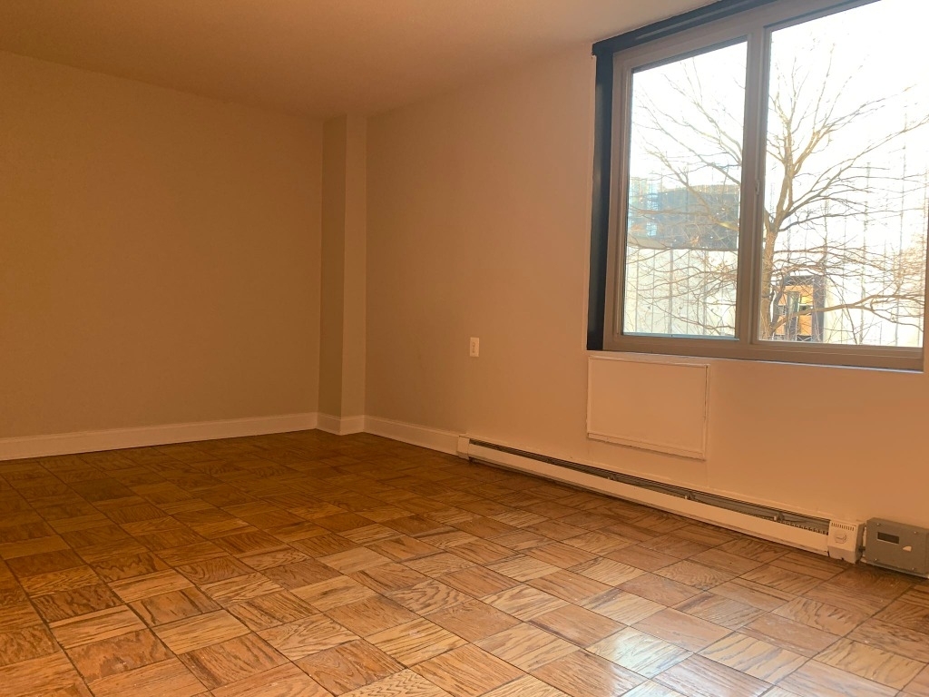 420 East 102nd Street - Photo 3