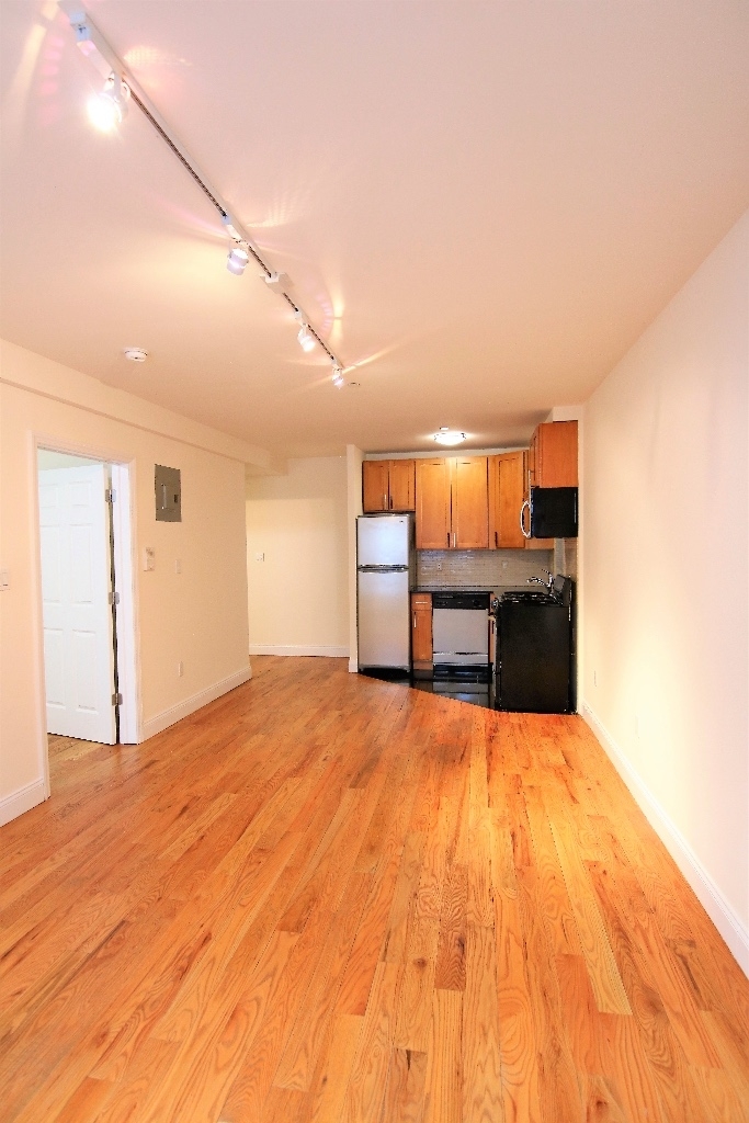 250 West 105th street - Photo 3