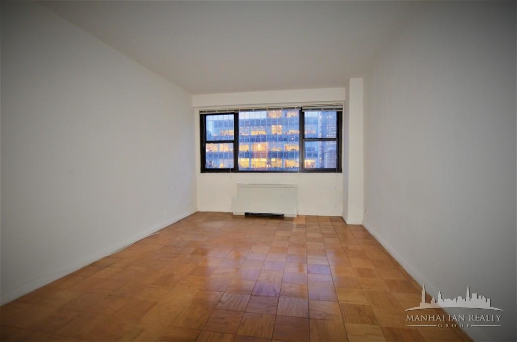 300 West 55th Street - Photo 2