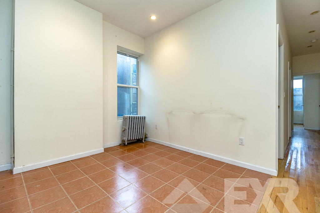 305 Clarkson Avenue - Photo 5