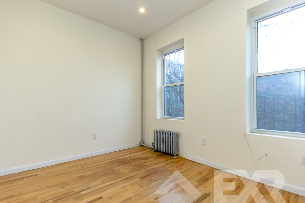 305 Clarkson Avenue - Photo 9