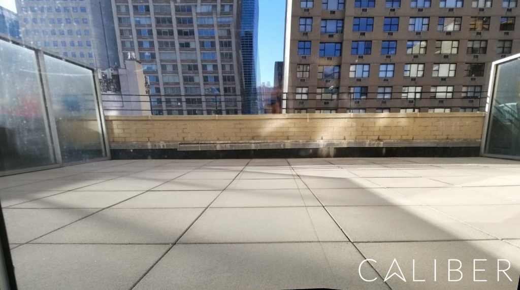 333 East 46th Street - Photo 1