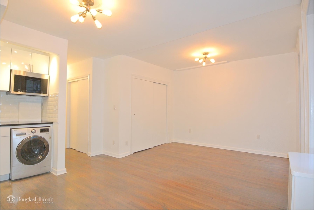 230 East 58th St - Photo 1