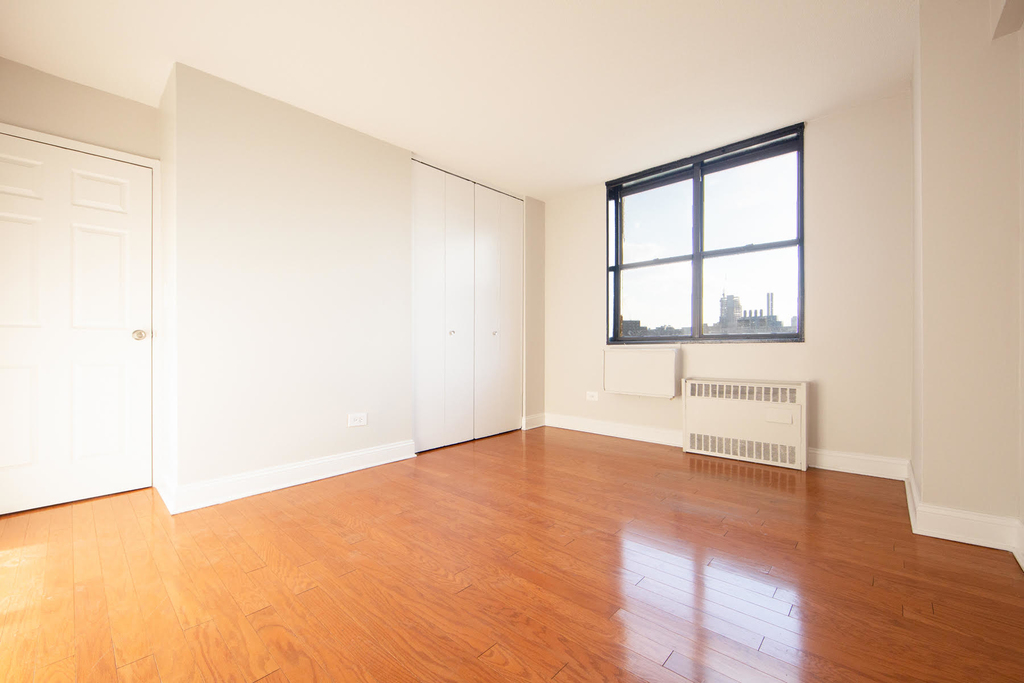 3333 Broadway - Photo 3