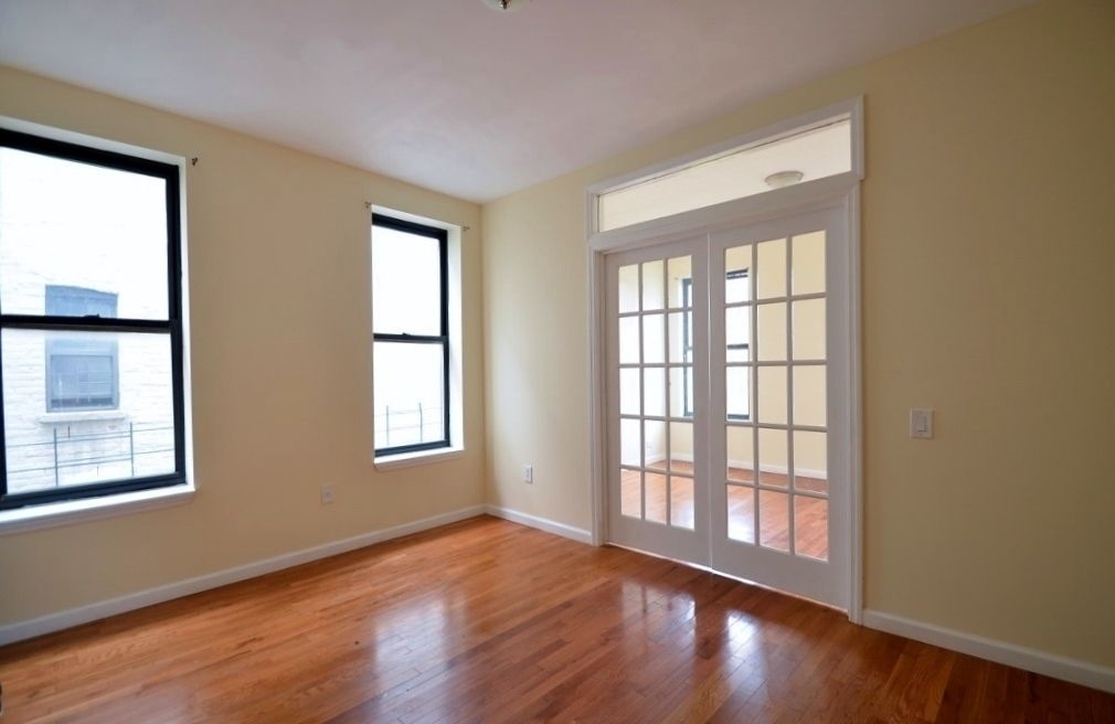 277 west 150 street - Photo 1