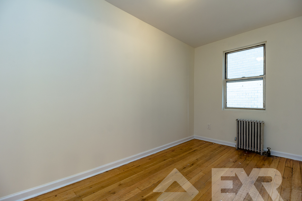 652 Brooklyn Avenue - Photo 7