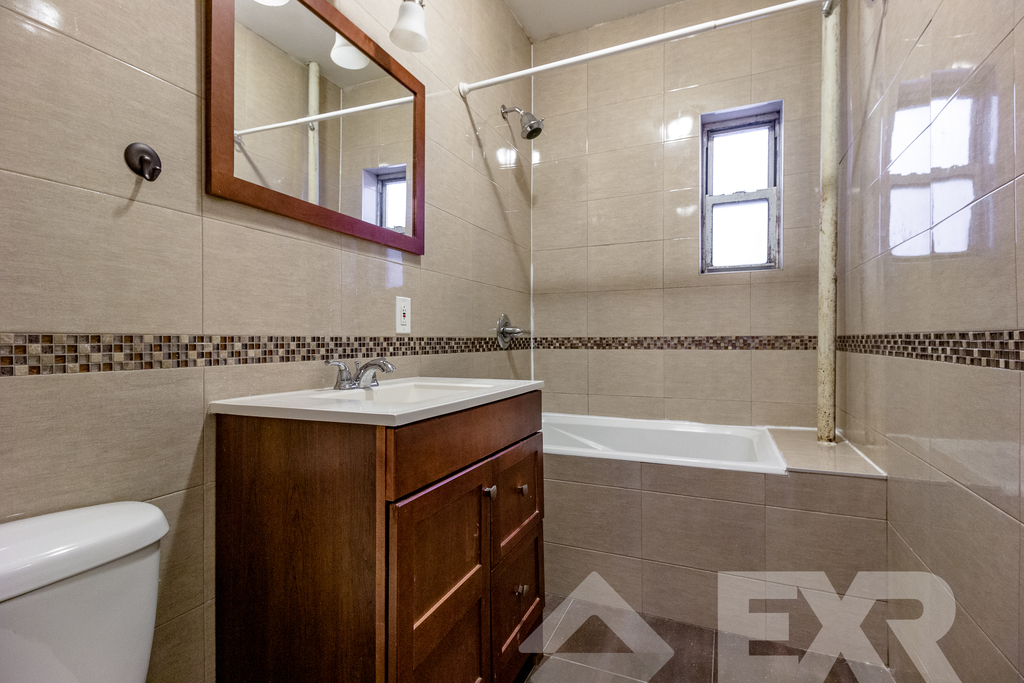 656 Brooklyn Avenue - Photo 8