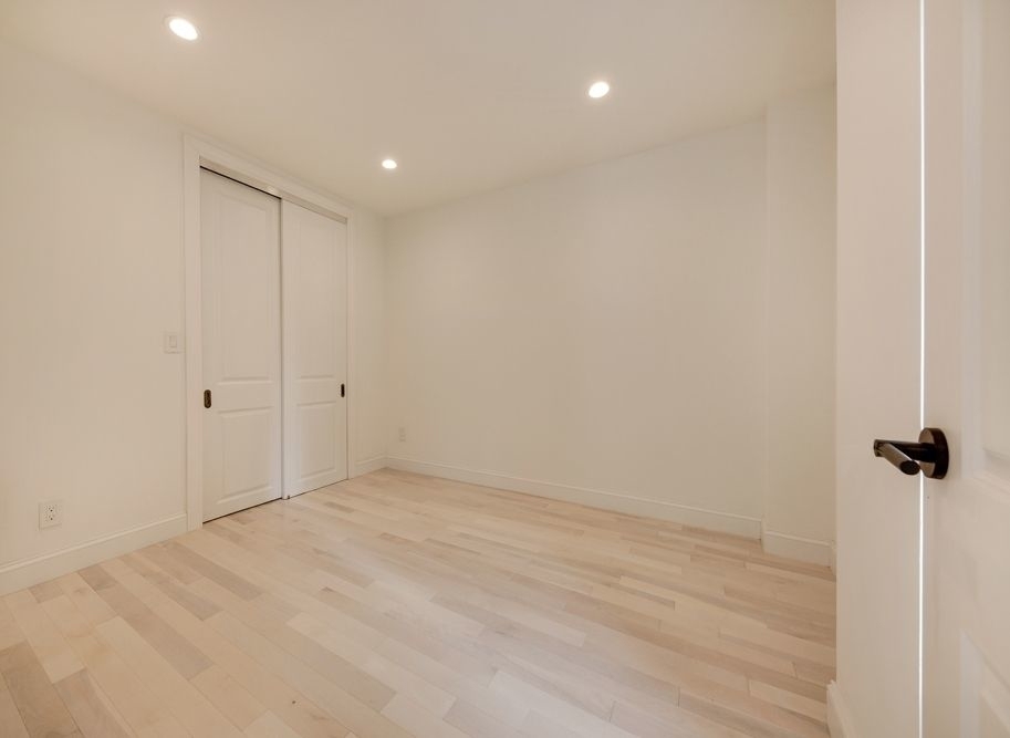 114 East 40th Street - Photo 6