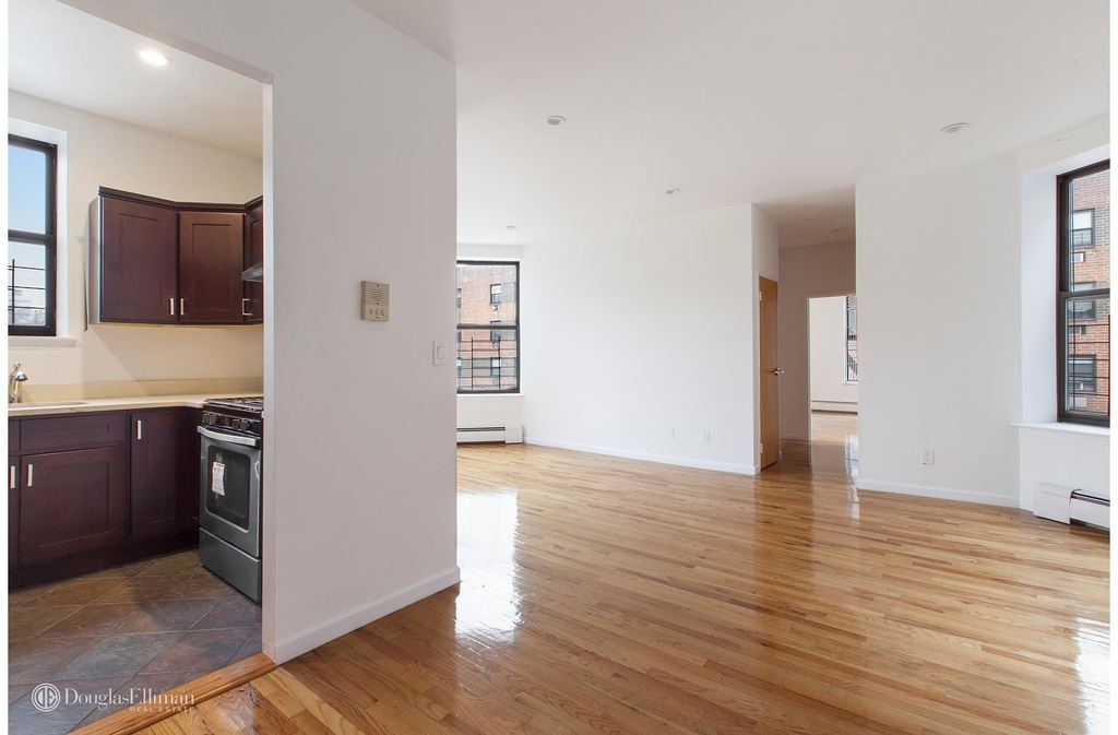 273 West 140th St - Photo 2