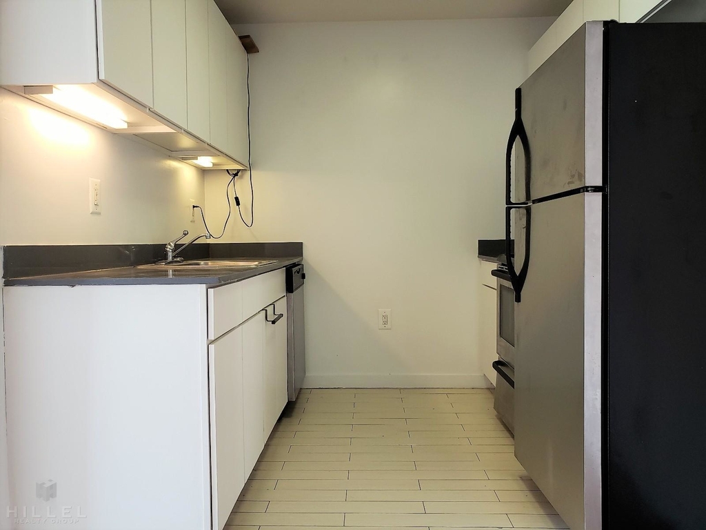 924 Metropolitan Ave. - Photo 1