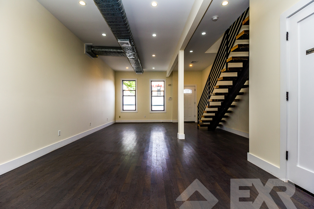 295a Cooper Street - Photo 1