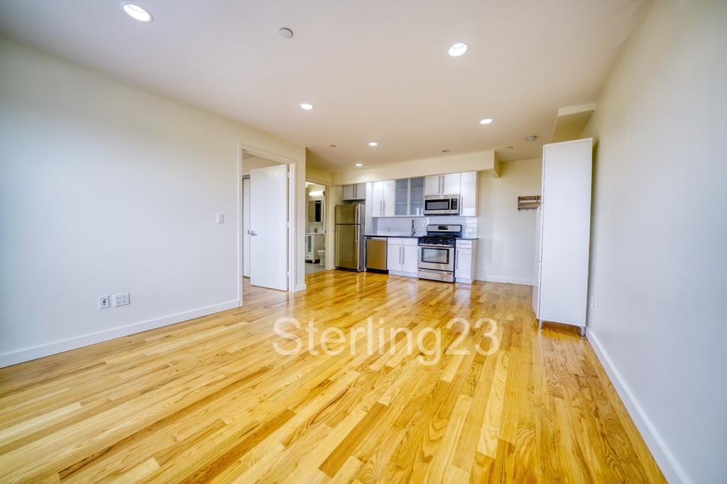 23-15 Astoria Boulevard - Photo 2