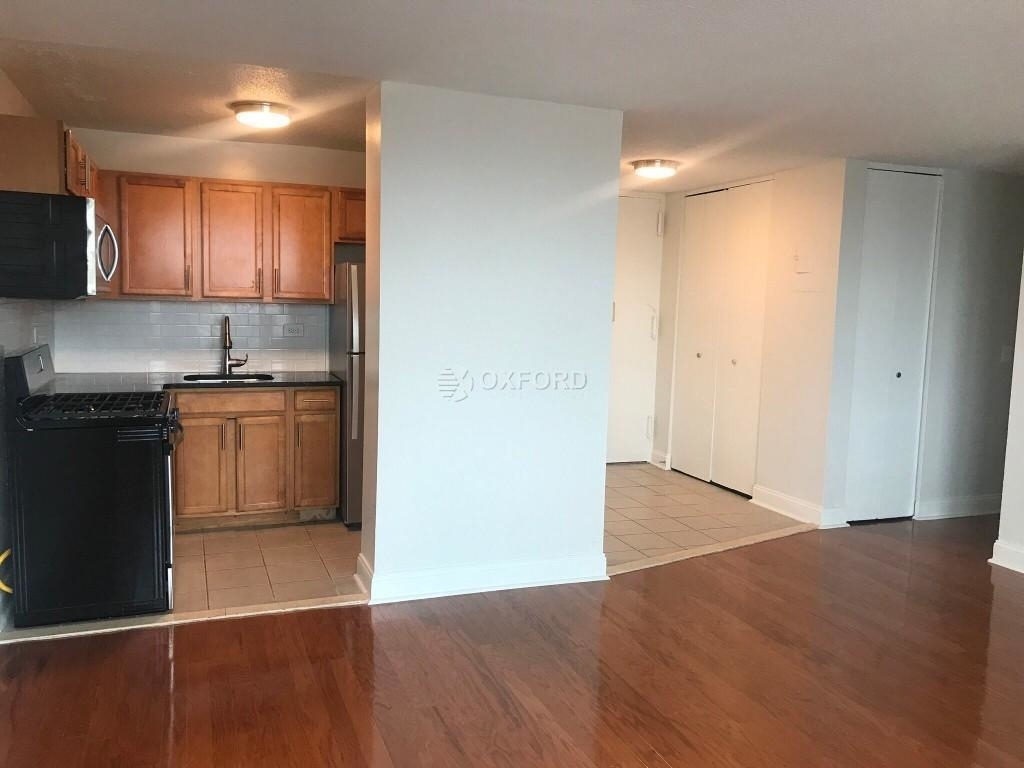 3333 Broadway - Photo 8