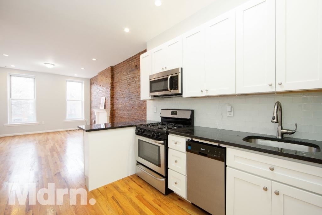 451 Seventh Avenue - Photo 0