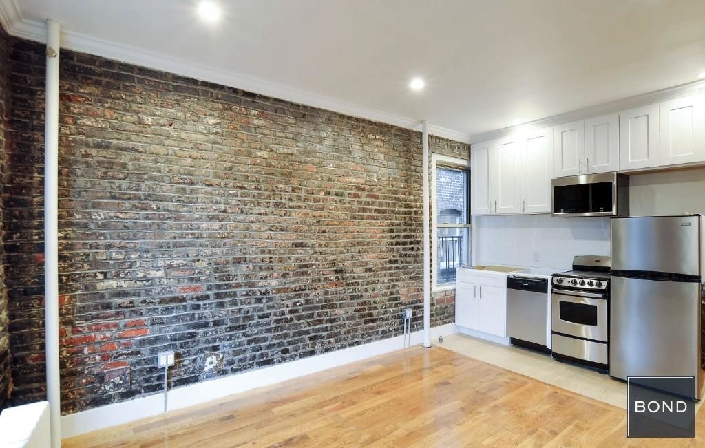 520 East 11th Street - Photo 1