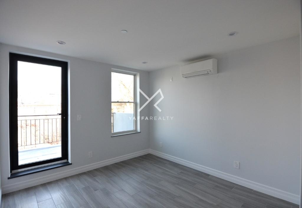 667 Macdonough Street - Photo 6