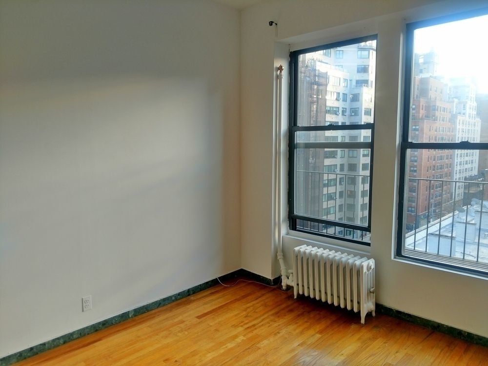 1264 Lexington Ave - Photo 1