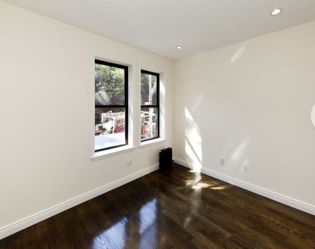 Linden & Bushwick 3 Bedroom  - Photo 2