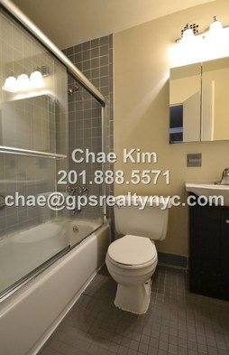 150 Manhattan Avenue - Photo 3