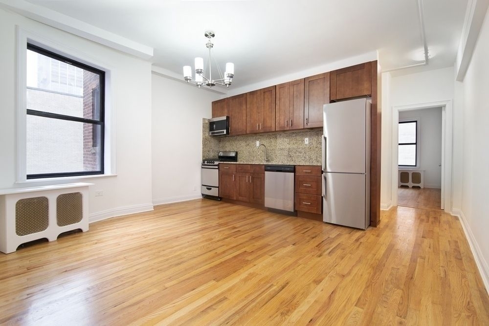 245 West 51st - Photo 1