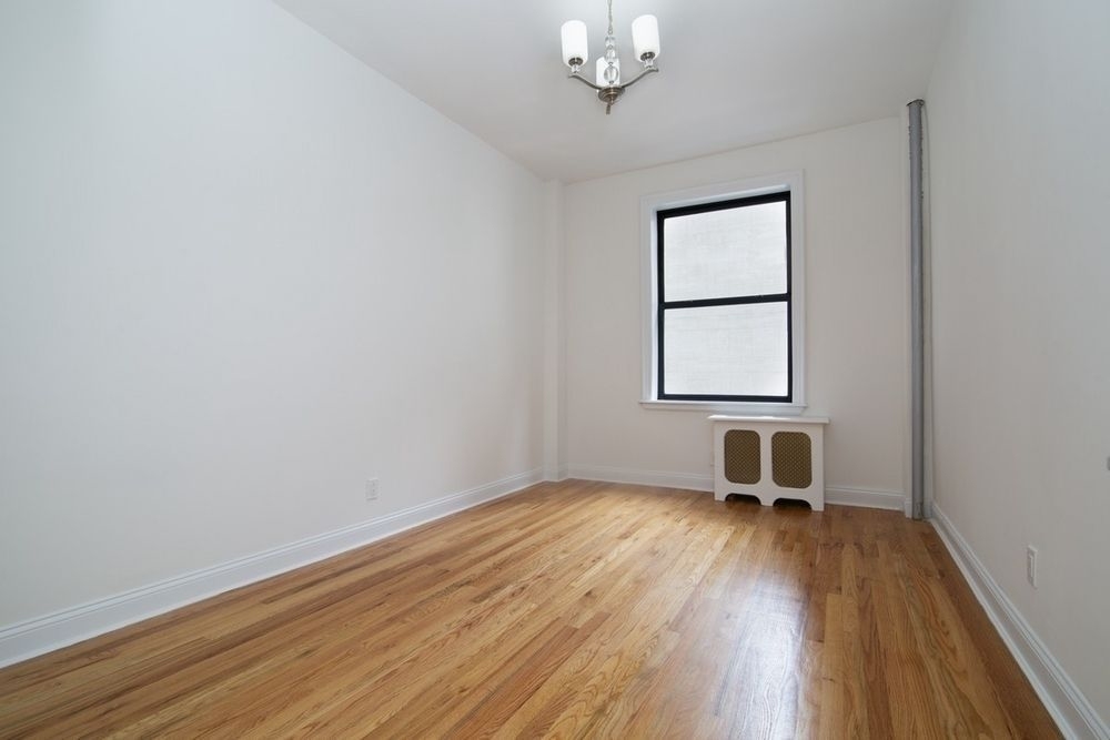 245 West 51st - Photo 4