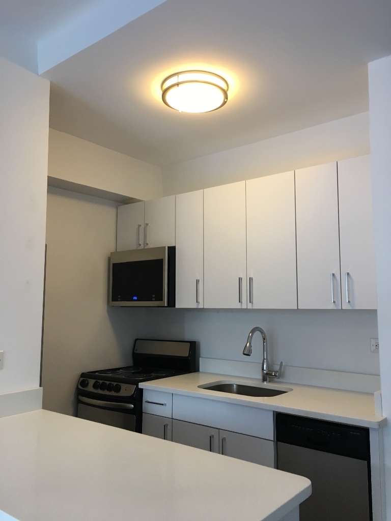 160 West 73rd St - Photo 1