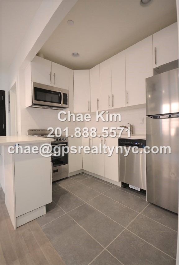 218 East 36th Street - Photo 4