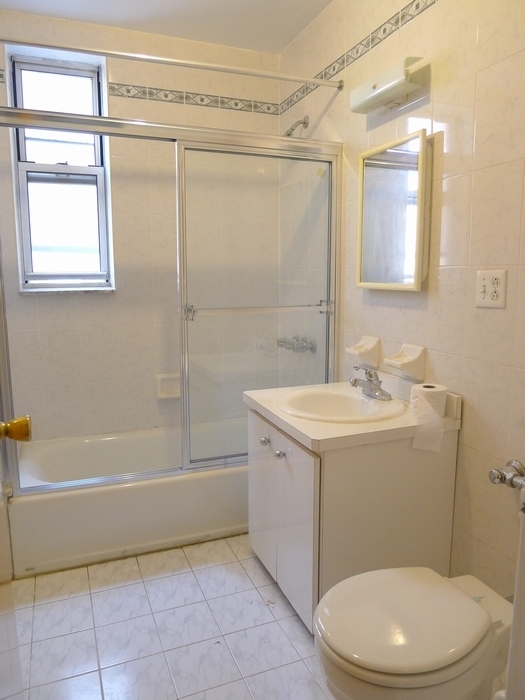 1665 East 7th Street - Photo 6