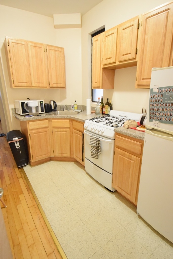 303 East 5th Street - Photo 2